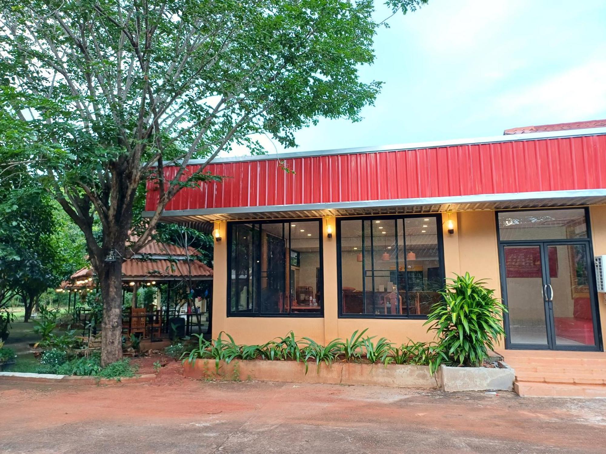 Erawan Guesthouse Pakse Buitenkant foto