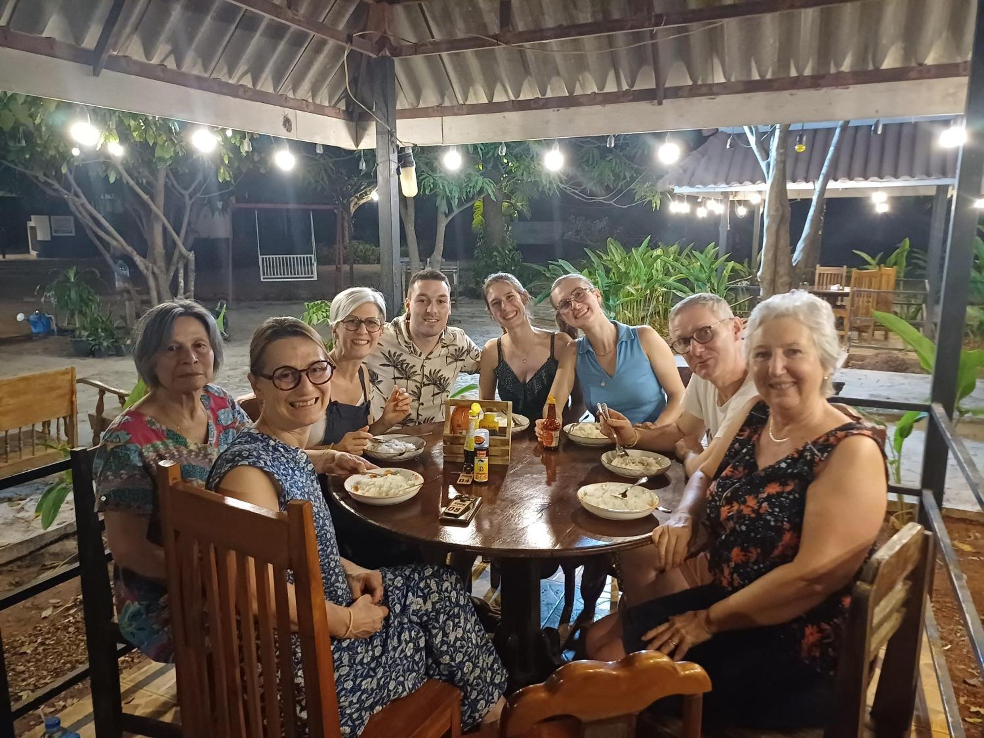 Erawan Guesthouse Pakse Buitenkant foto